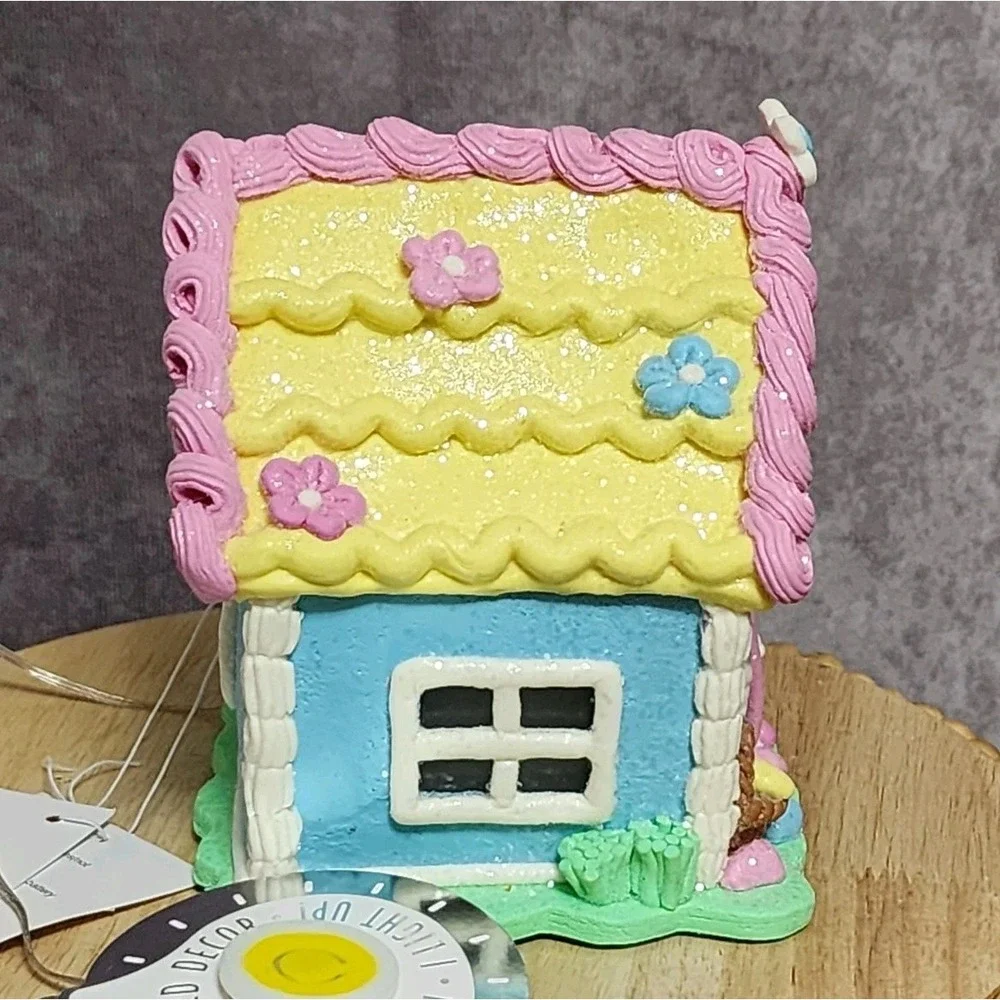 Easter Pastel Gingerbread House LIGHT‎ UP Tabletop Decor 5.5
